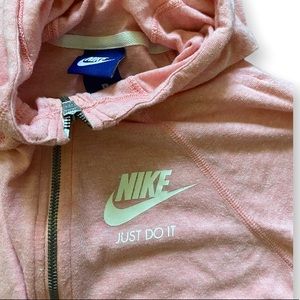 Girls Nike Hooded Sweater in Coral, Size L